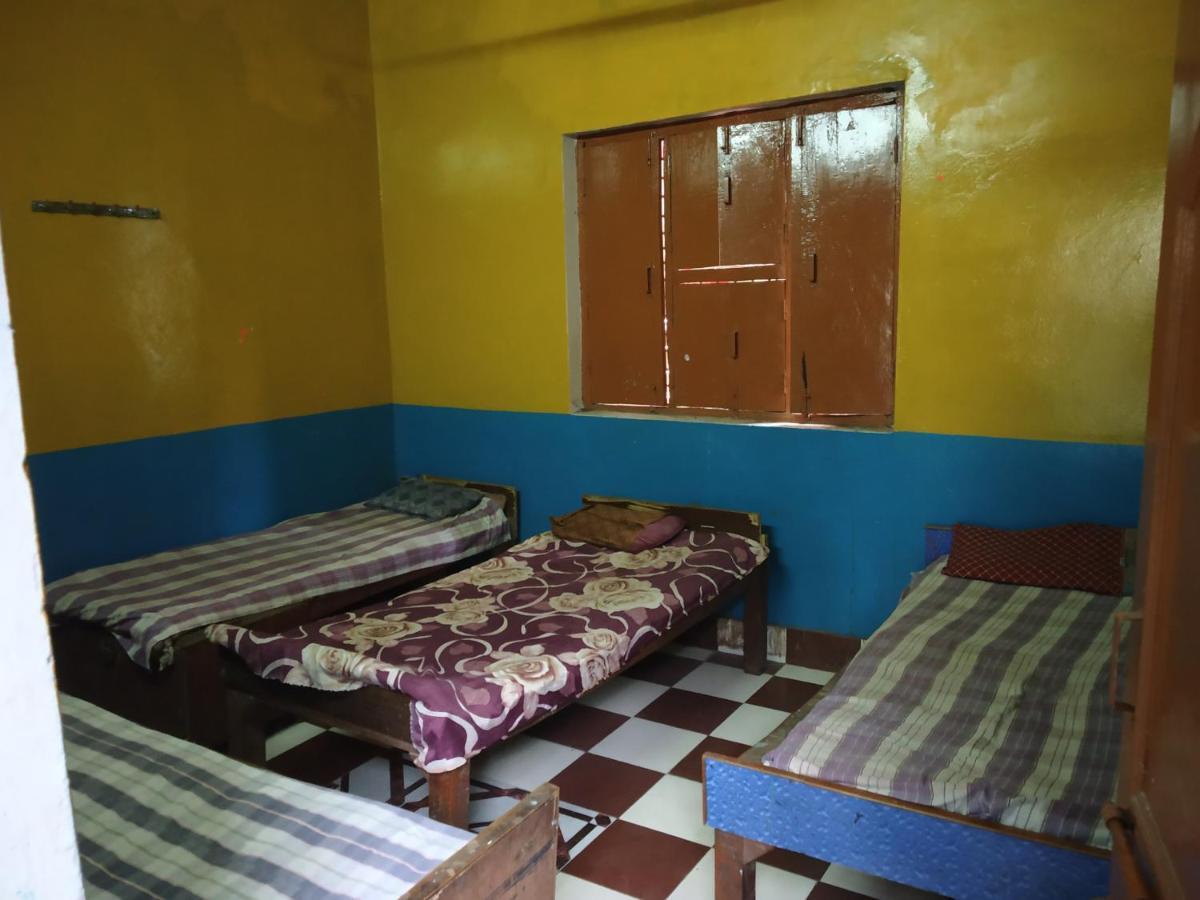 Hotel Yatri Niwas Varanasi Exterior photo