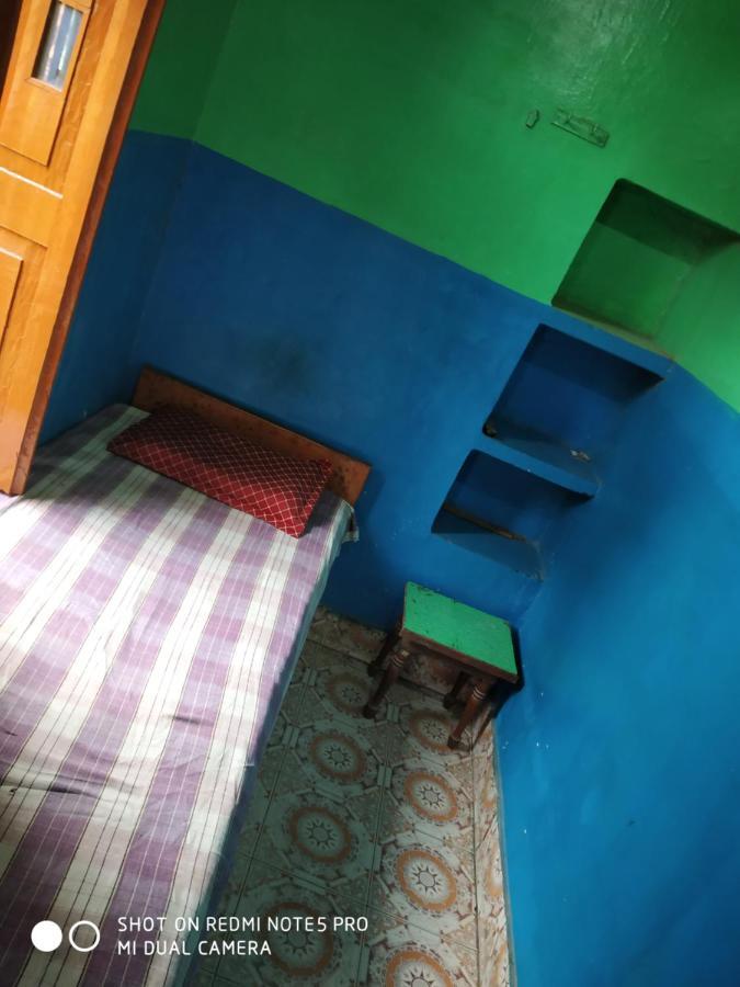 Hotel Yatri Niwas Varanasi Exterior photo