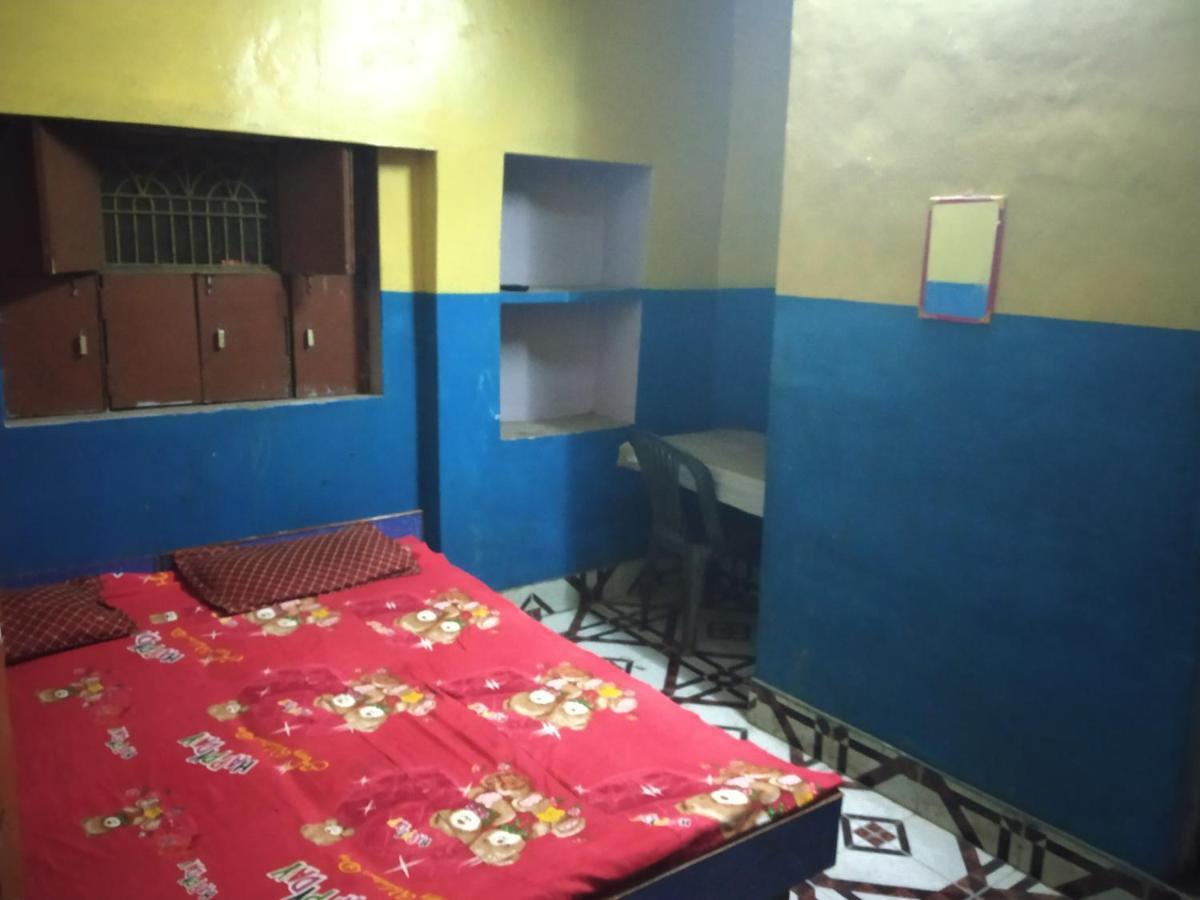 Hotel Yatri Niwas Varanasi Exterior photo
